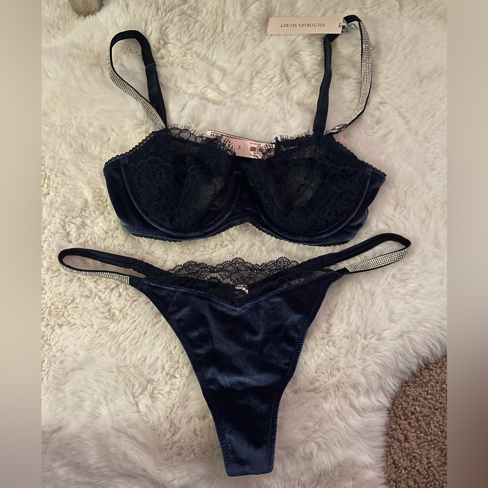 Victoria’s Secret shine strap wicked bra